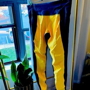 Lululemon Wunder Under Navy/Yellow leggings